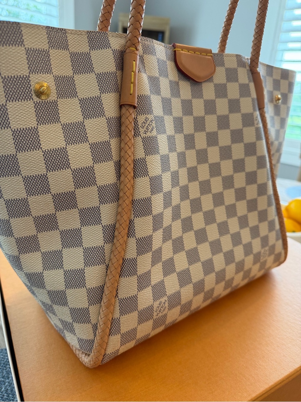 Louis Vuitton Propriano - Picture 7 of 14